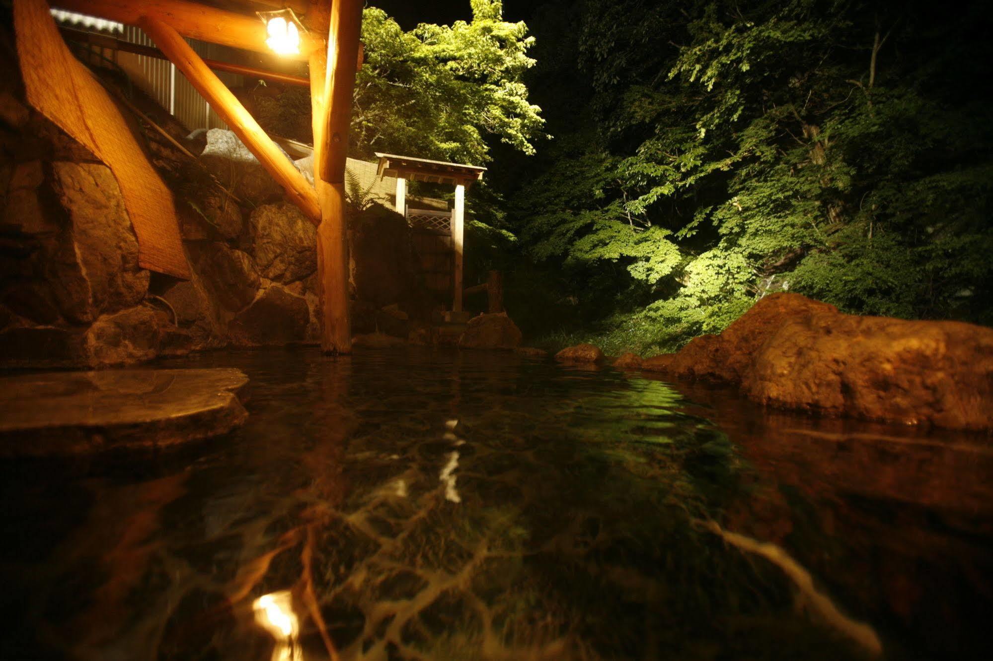 Honke Bankyu Hotel Nikko Exterior photo