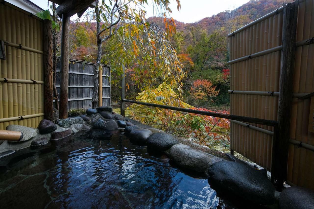 Honke Bankyu Hotel Nikko Exterior photo